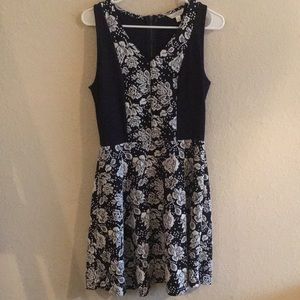 Navy dress w/ flattering embellishments